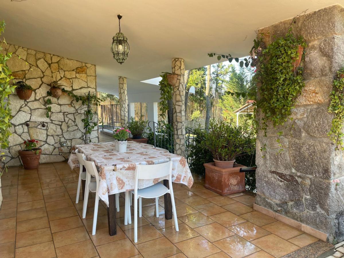 Casa Vacanze SantʼAntìoco Exteriör bild
