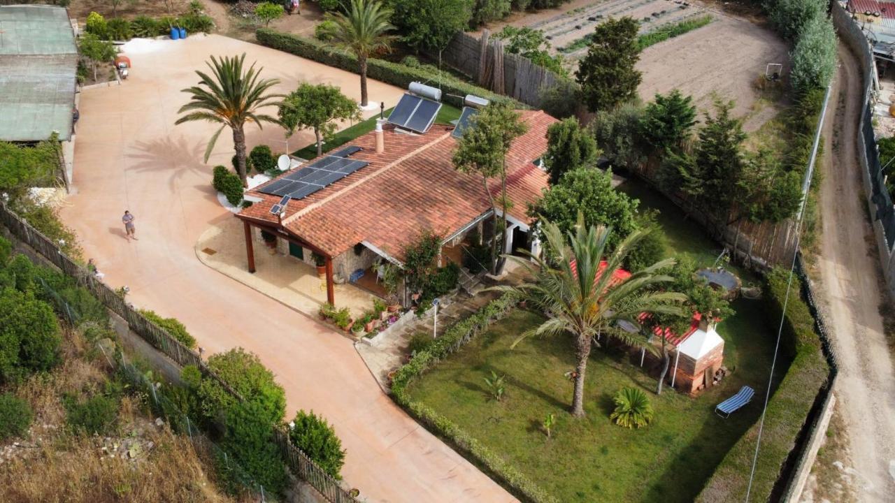 Casa Vacanze SantʼAntìoco Exteriör bild