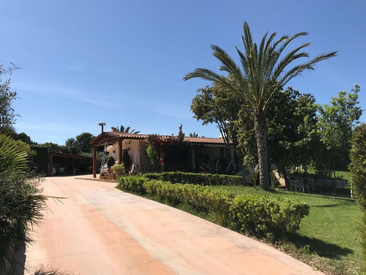 Casa Vacanze SantʼAntìoco Exteriör bild
