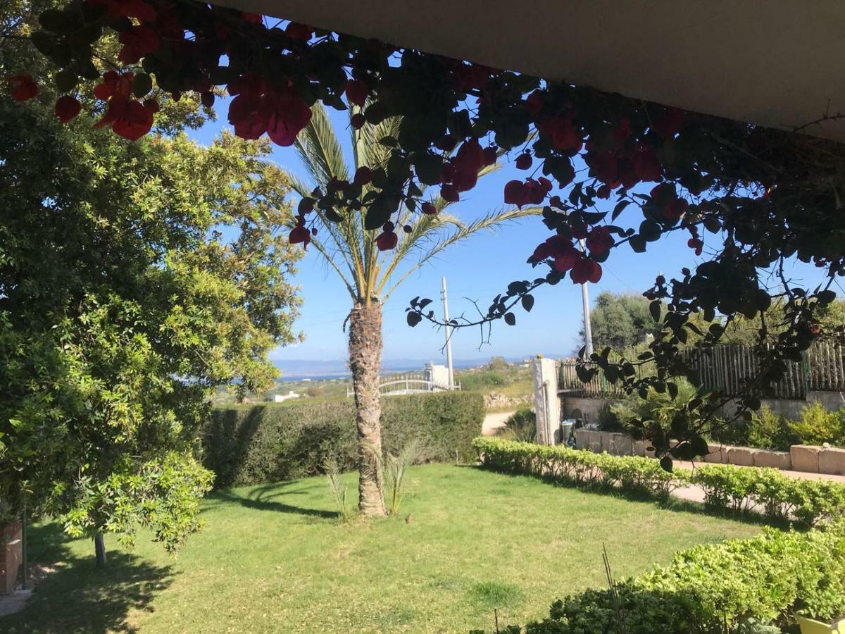 Casa Vacanze SantʼAntìoco Exteriör bild