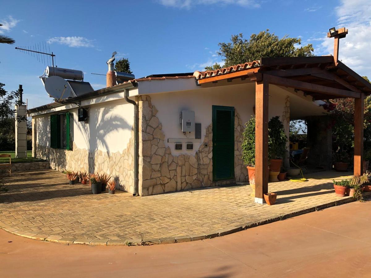 Casa Vacanze SantʼAntìoco Exteriör bild